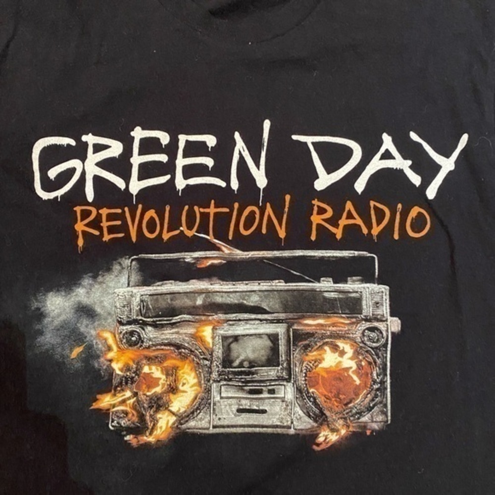 Green Day Revolution Radio Graphic T-Shirt 2017 Revolution Radio Tour Shirt